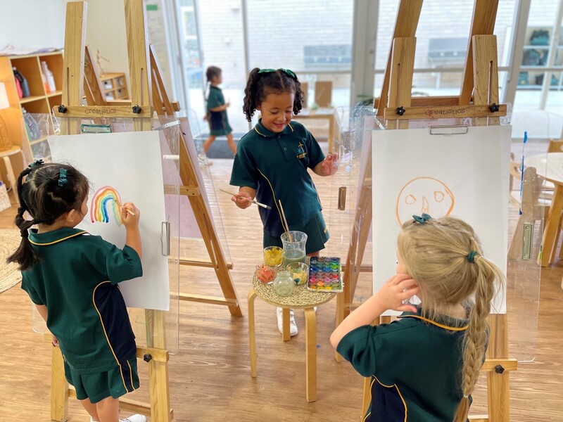 girls painting